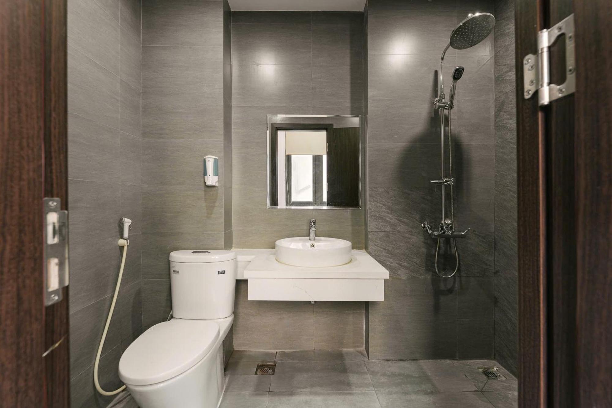 Delapong Hotel And Apartment Ha Noi Hanoi Luaran gambar