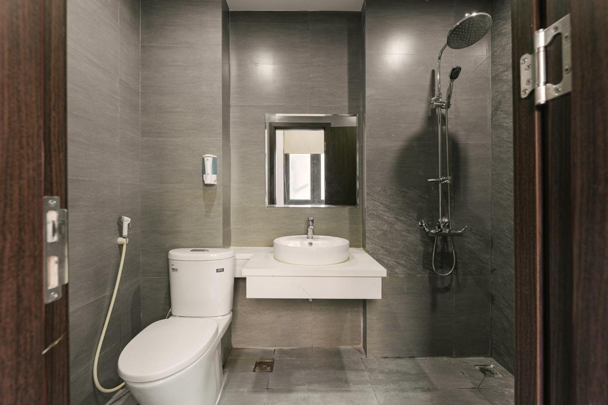 Delapong Hotel And Apartment Ha Noi Hanoi Luaran gambar